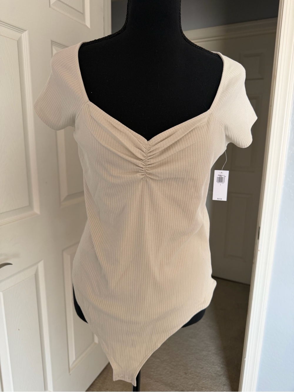 Womens Cream Ruched V-Neck Ribbed Body Suit